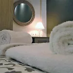 Thess Easy Living